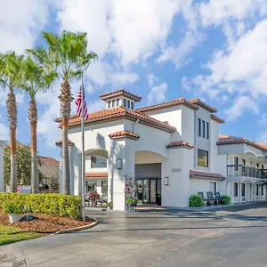 Hotel Quality Daytona Speedway - I-95 ***