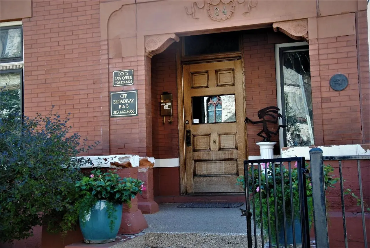 Off Broadway B & B Denver 2*,