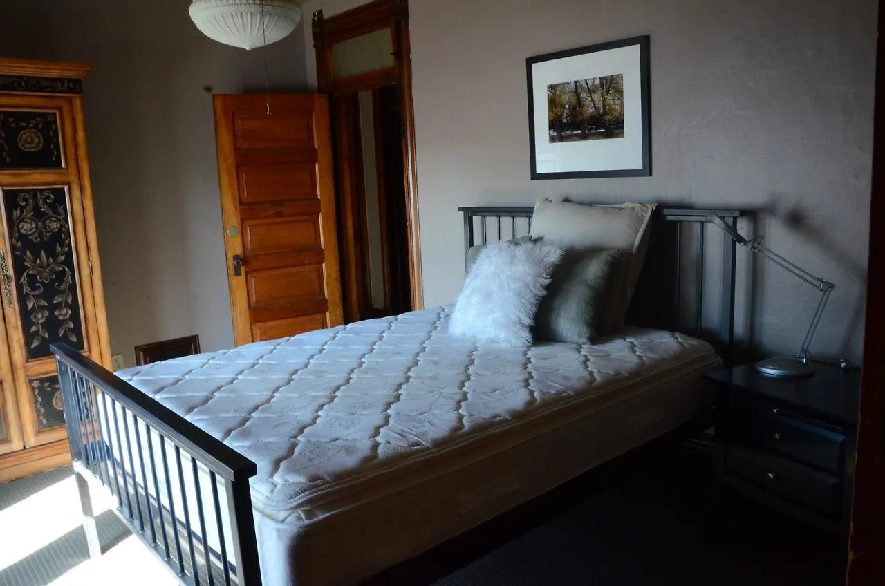 Off Broadway B & B Denver 2*,  Estados Unidos da América